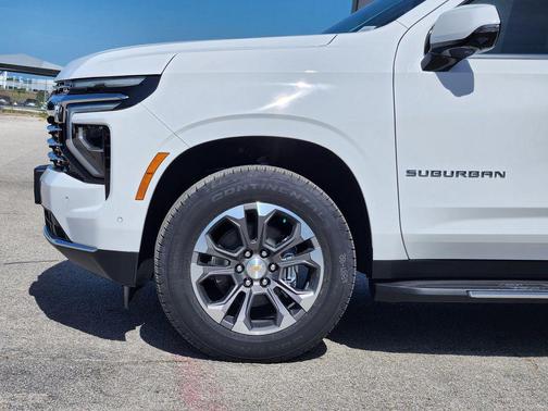 Summit White 2026 Chevrolet Suburban LT