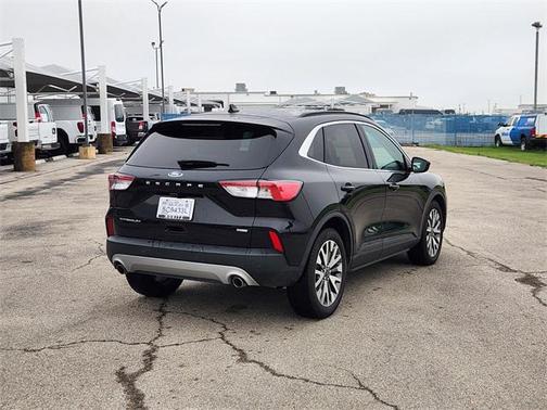 2022 Ford Escape Titanium