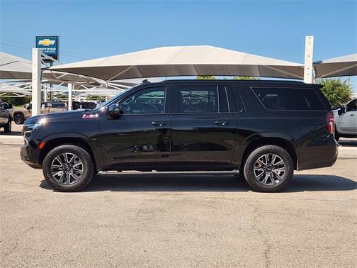 2023 Chevrolet Suburban 4WD Z71