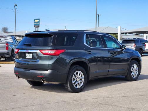 2020 Chevrolet Traverse LT Cloth