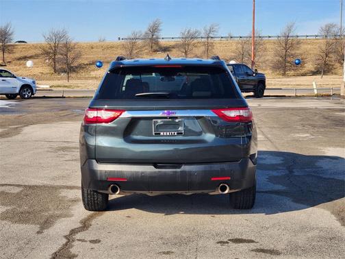 2020 Chevrolet Traverse LT Cloth