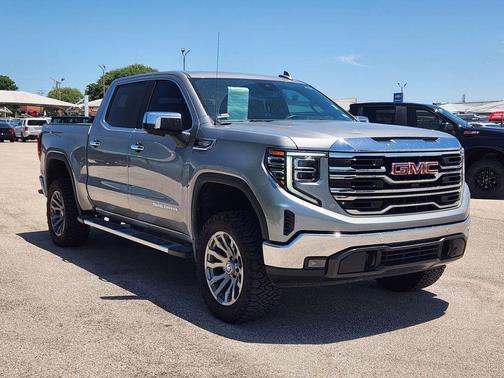 Sterling Metallic 2024 GMC Sierra 1500 SLT