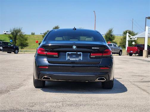 2022 BMW 530 i