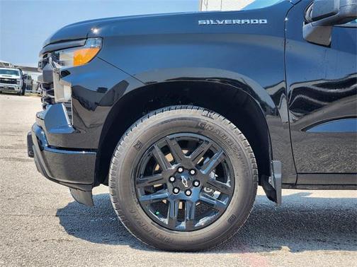2025 Chevrolet Silverado 1500 Custom