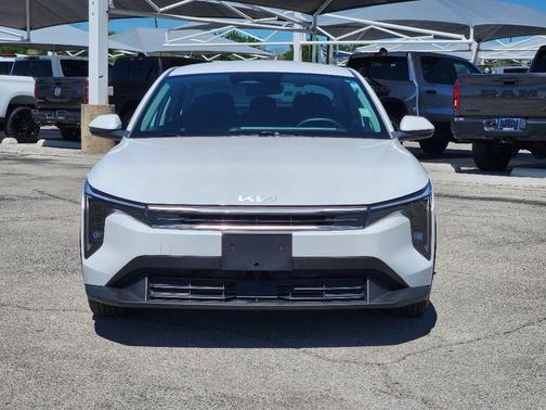 Snow White Pearl 2025 Kia K4 LXS