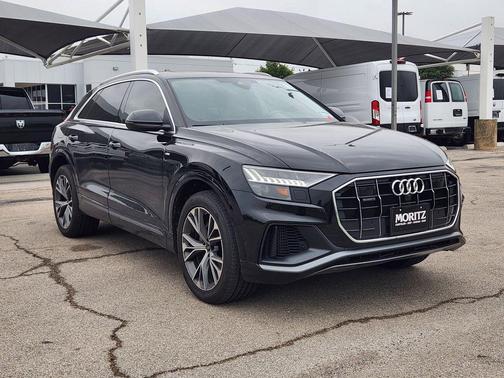 Mythos Black Metallic 2023 Audi Q8 55 Premium Plus
