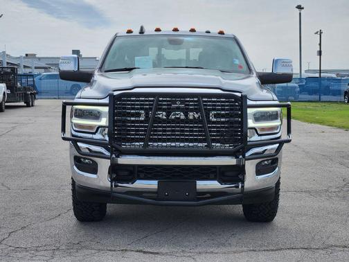 Billet Silver Metallic Clearcoat 2024 RAM 2500 Laramie Crew Cab 4x4 6'4' Box