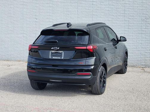 Mosaic Black Metallic 2027 Chevrolet Bolt RS FWD