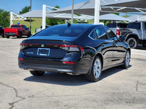 2025 Honda Accord LX 1.5T