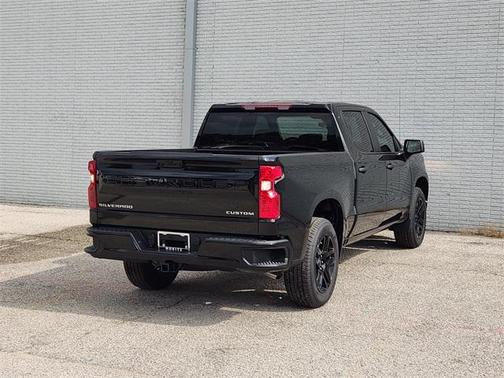 2025 Chevrolet Silverado 1500 Custom