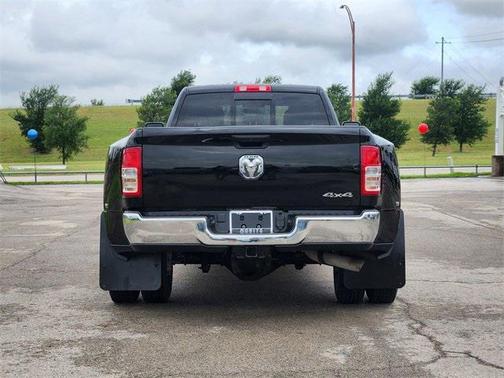 2024 RAM 3500 Tradesman Crew Cab 4x4 8' Box