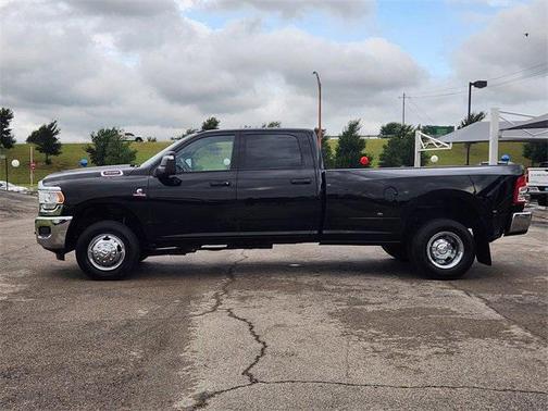 2024 RAM 3500 Tradesman Crew Cab 4x4 8' Box