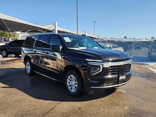 2025 Chevrolet Suburban LS