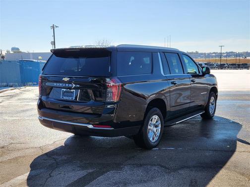 2025 Chevrolet Suburban LS