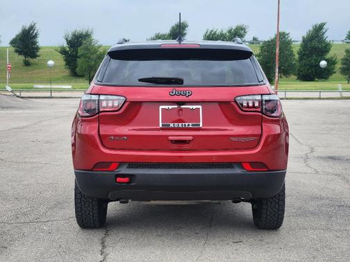 Red Hot Pearlcoat 2025 Jeep Compass Trailhawk