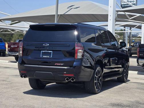 Midnight Blue Metallic 2023 Chevrolet Suburban RST