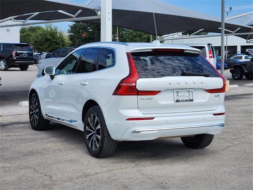 2023 Volvo XC60 B5 Plus Bright Theme