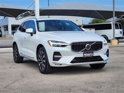 2023 Volvo XC60 B5 Plus Bright Theme