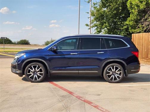 2022 Honda Pilot Touring 8-Passenger
