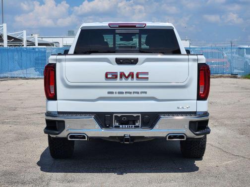 Summit White 2024 GMC Sierra 1500 SLT