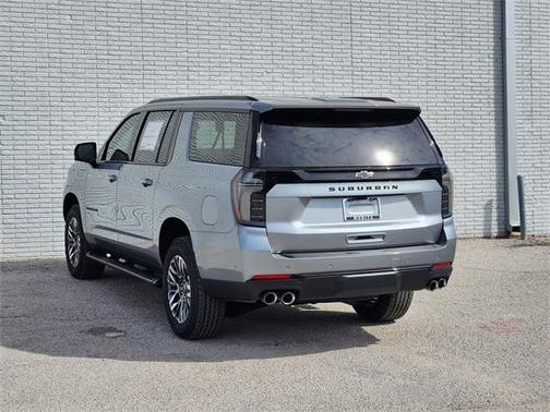 2025 Chevrolet Suburban 4WD Z71
