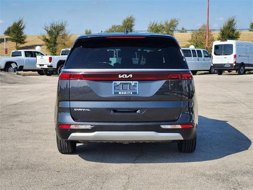 2023 Kia Carnival LX