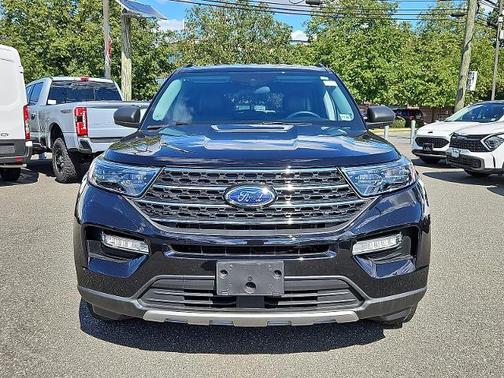 AGATE BLACK METALLIC 2023 Ford Explorer XLT