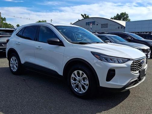 OXFORD WHITE 2023 Ford Escape ACTIVE