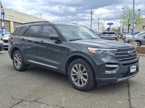 FORGED GREEN METALLIC 2022 Ford Explorer XLT