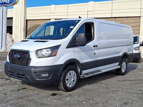 2024 Ford Transit-250 