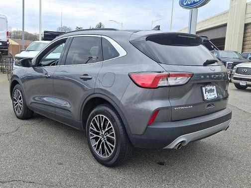 2022 Ford Escape TITANIUM
