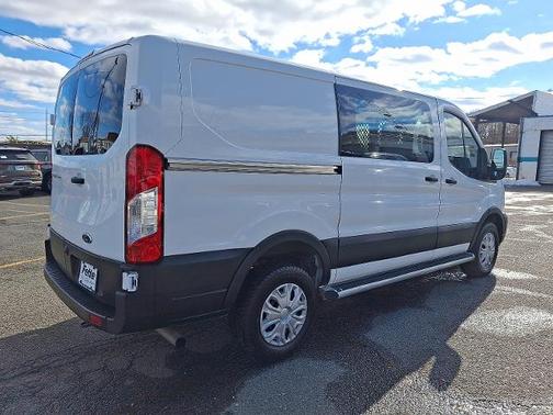 2024 Ford Transit-250 