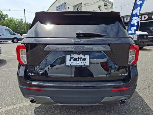 AGATE BLACK METALLIC 2023 Ford Explorer XLT