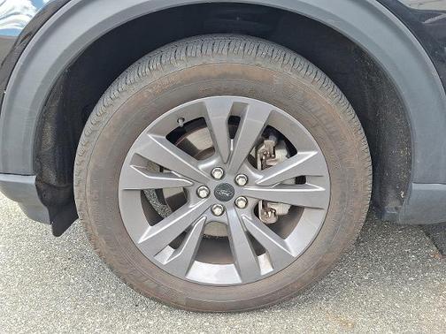 AGATE BLACK METALLIC 2023 Ford Explorer XLT