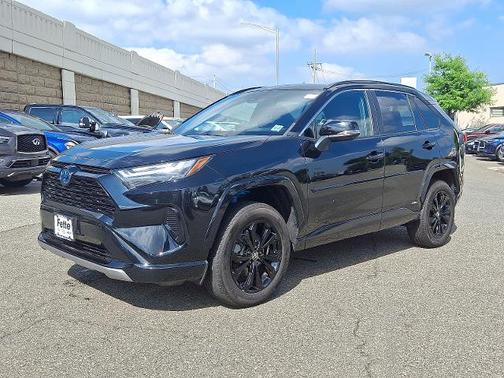 2022 Toyota RAV4 SE