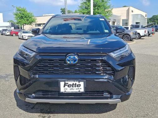 2022 Toyota RAV4 SE