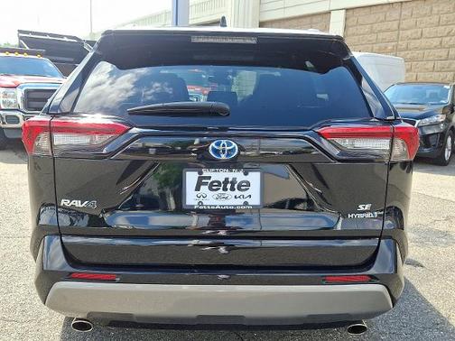 2022 Toyota RAV4 SE