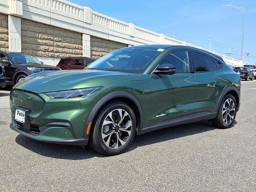 2024 Ford Mustang Mach-E SELECT