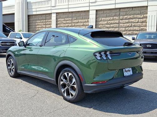 2024 Ford Mustang Mach-E SELECT