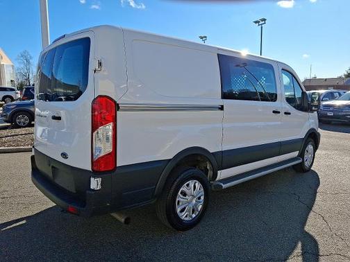 2024 Ford Transit-250 