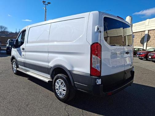 2024 Ford Transit-250 