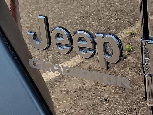 Black Clearcoat 2020 Jeep Gladiator SPORT