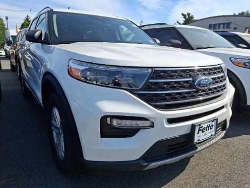 STAR WHITE MET TRI-COAT 2023 Ford Explorer XLT
