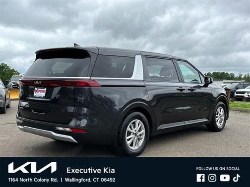 2023 Kia Carnival LX