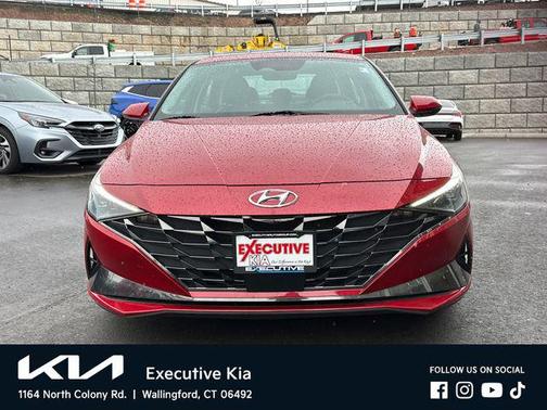 Scarlet Red Pearl 2022 Hyundai ELANTRA Limited
