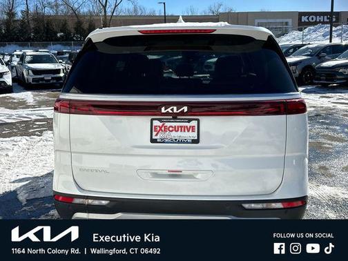 2024 Kia Carnival EX