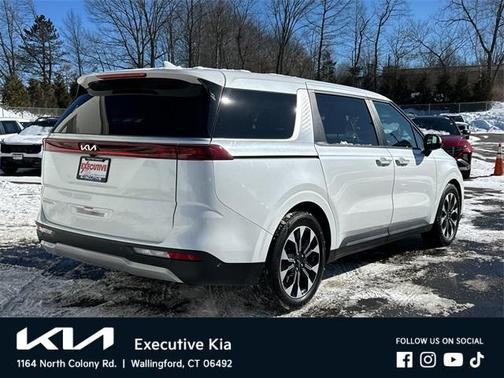 2024 Kia Carnival EX