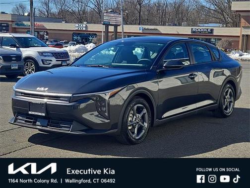 2025 Kia K4 LXS