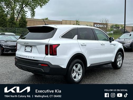 2022 Kia Sorento LX