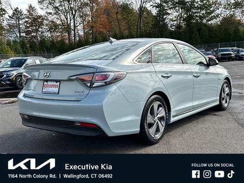 2016 Hyundai SONATA Hybrid Limited
